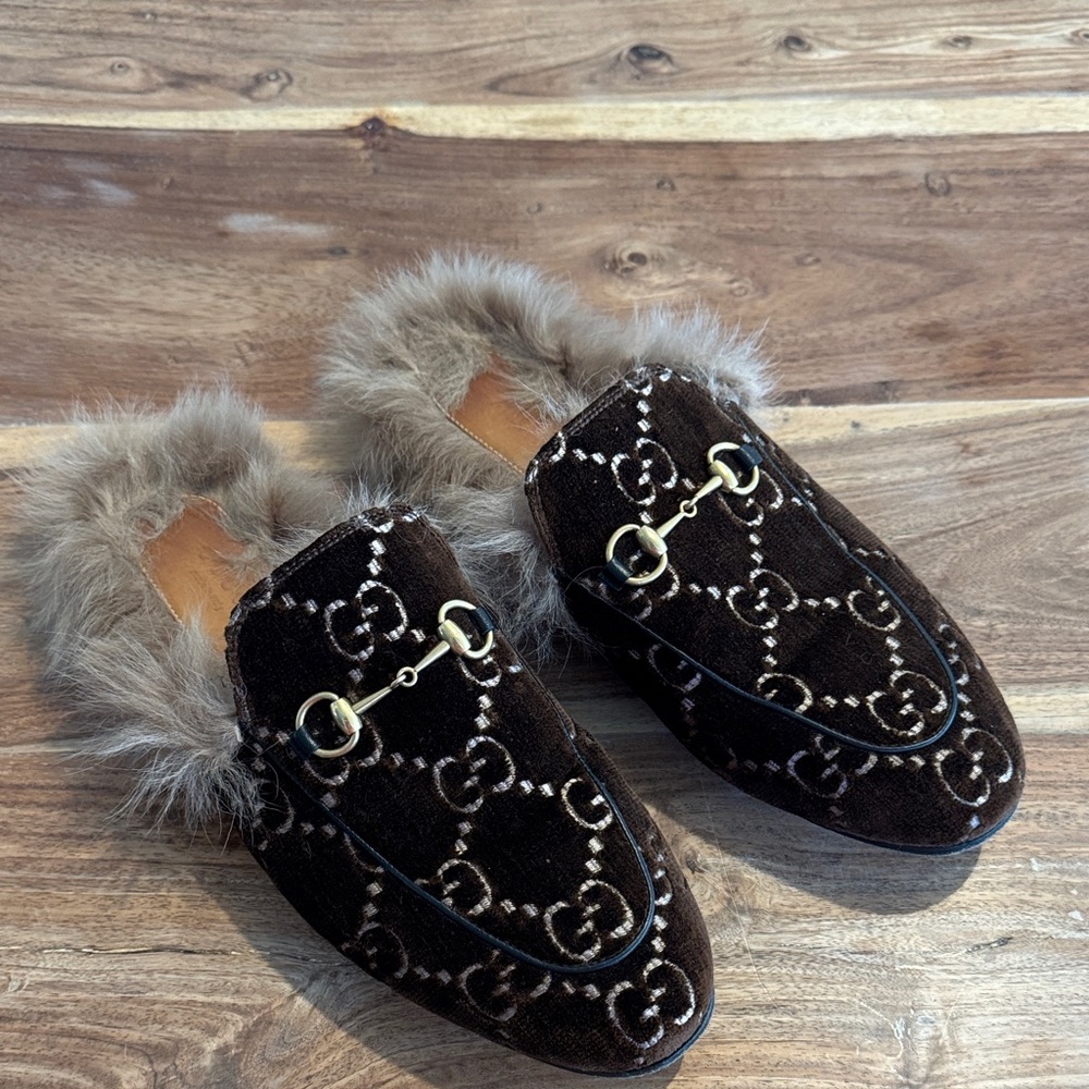 Women's Gucci fur lined loafers